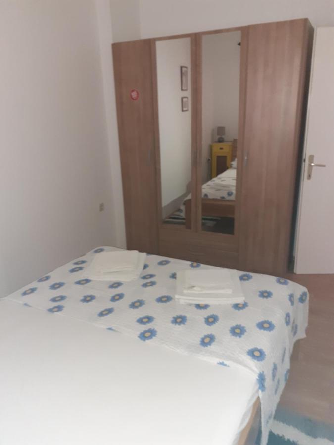 Apartman Vir-Miljkovica Zewnętrze zdjęcie